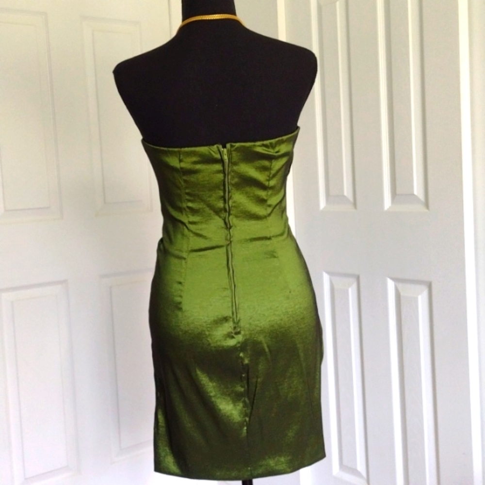 Dress - Picture 5 of 8